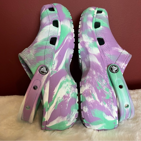 CROCS women’s classic platform marbled clogs shoes, size 8, green & purple - Picture 5 of 9